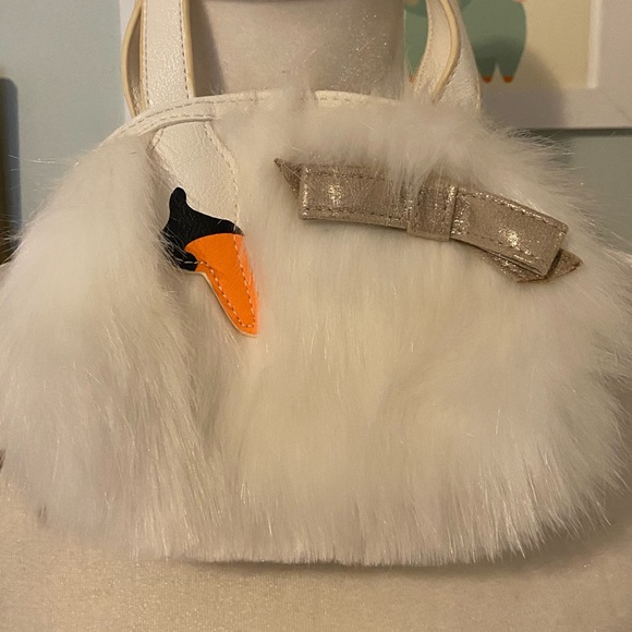 White furry swan handbag - Picture 2 of 4